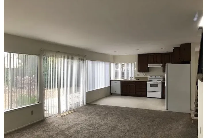 $2400 : HOUSE FOR RENT IN SAN DIEGO CA image 5