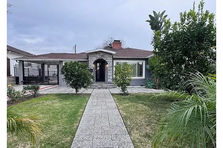 $2500 : This home is made for family ❤ image 1