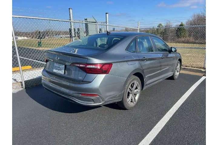 $19850 : Volkswagen Jetta 2024 SE 4dr image 3