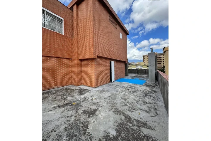 $135000 : Venta de PH 180 m2, El Paraíso image 3