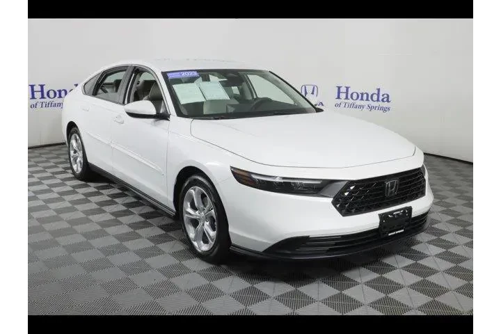 $25875 : Honda Accord 2023 LX 4dr Sed image 1