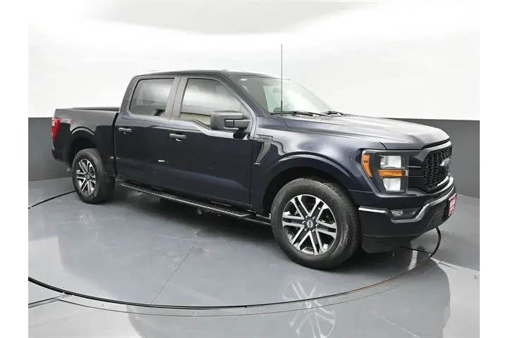 $31482 : Ford F-150 2023 4x2 XL 4dr S image 2