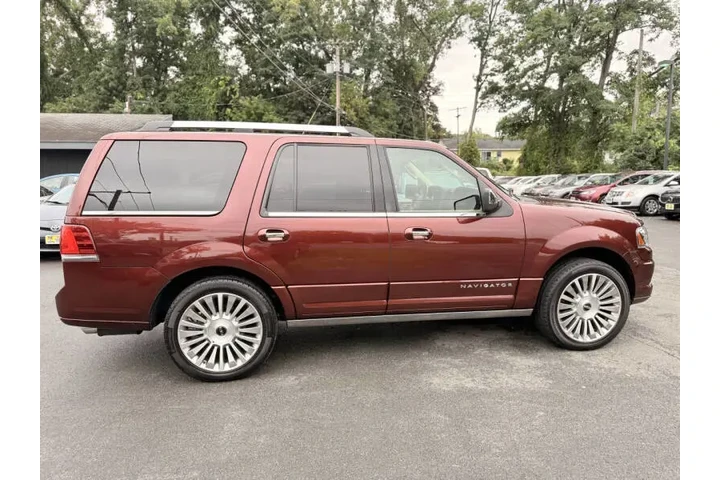$16995 : 2015 Navigator image 8