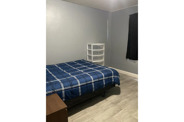 $850 : Rento cuarto image 1