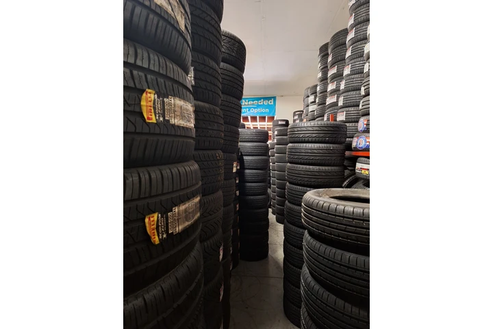 URGENTE!! MECANICO Y LLANTERO image 1