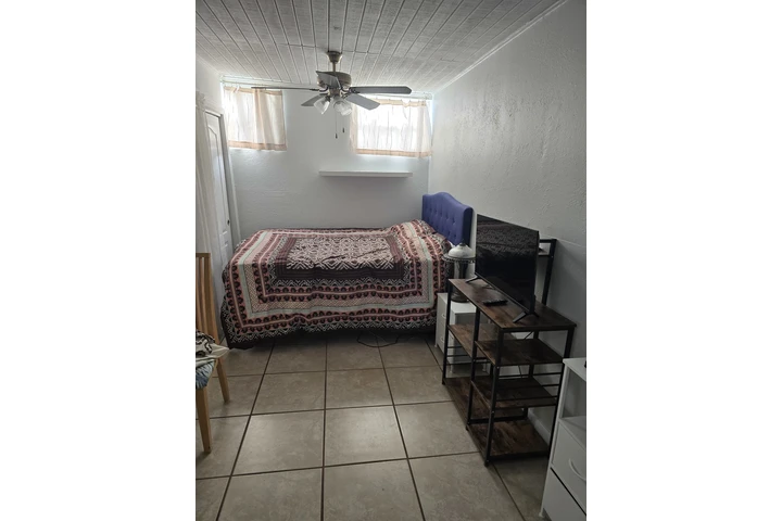 $1100 : RENTO HABITACIÓN AMUEBLADA HOY image 6