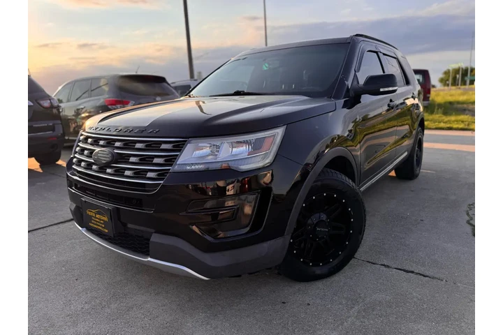 $10999 : 2016 Explorer XLT FWD image 3