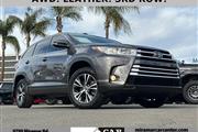 $23997 : 2017 Highlander LE Plus thumbnail