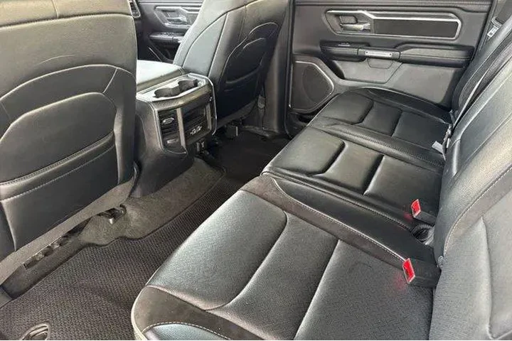 $29977 : Ram 1500 2024 4x2 Laramie 4d image 6