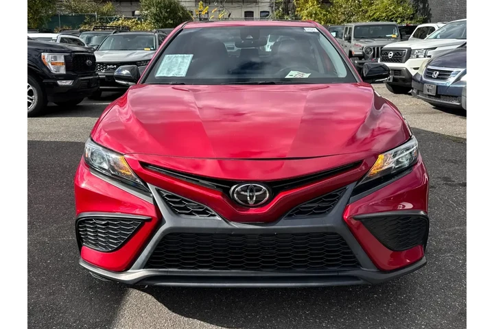 $21895 : Toyota Camry 2022 SE 4dr Sed image 2