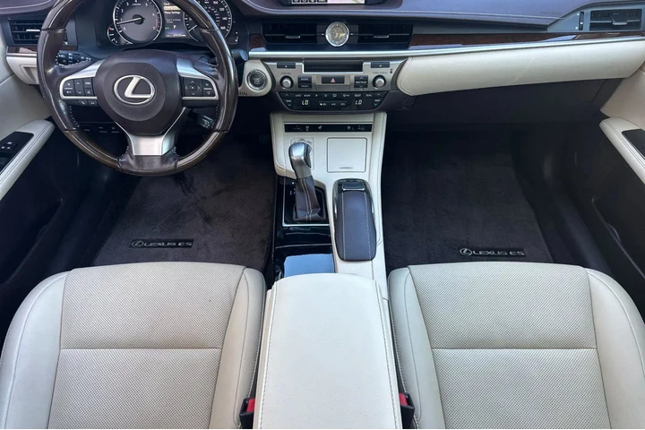 $21900 : Lexus ES 350 2016 4dr Sedan image 6