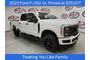 Ford F-250 Super Duty 2023 4
