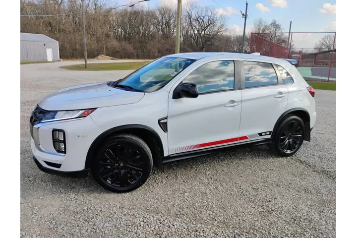 $14997 : 2023 Outlander Sport Ralliart image 4