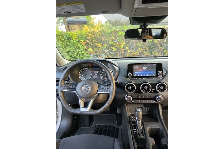 $12900 : Nissan Sentra S image 1