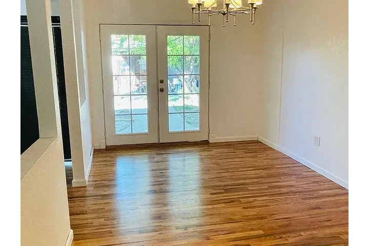 $1300 : SPACIOUS SINGLE STORY image 6