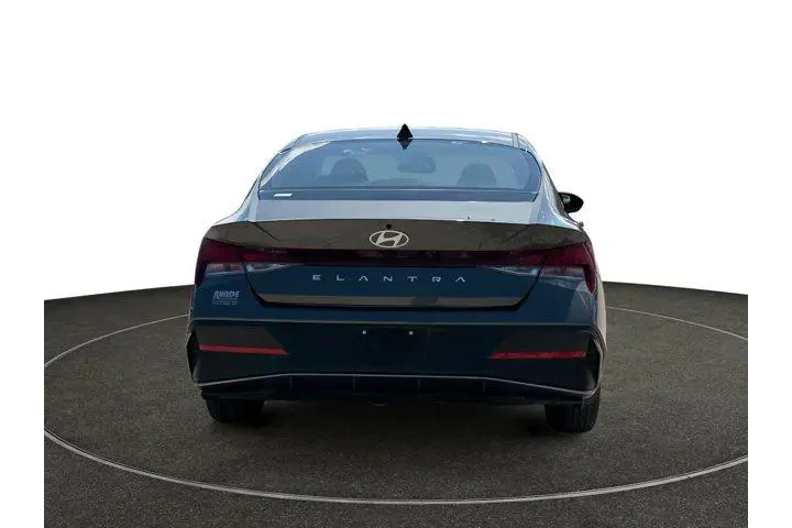 $23178 : Hyundai ELANTRA 2024 SEL 4dr image 1