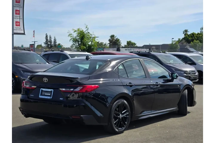 $33888 : Toyota Camry 2025 SE 4dr Sed image 7