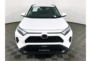 $28400 : Toyota RAV4 2024 AWD XLE 4dr thumbnail