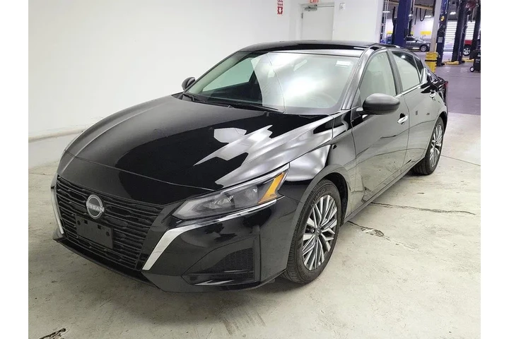 $21998 : Nissan Altima 2025 2.5 SV 4d image 3