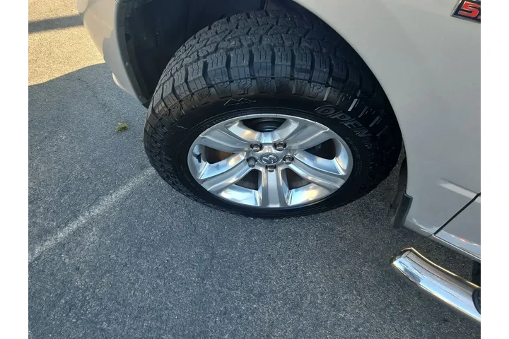 $17000 : Ram 1500 2014 4x2 Sport 4dr image 3