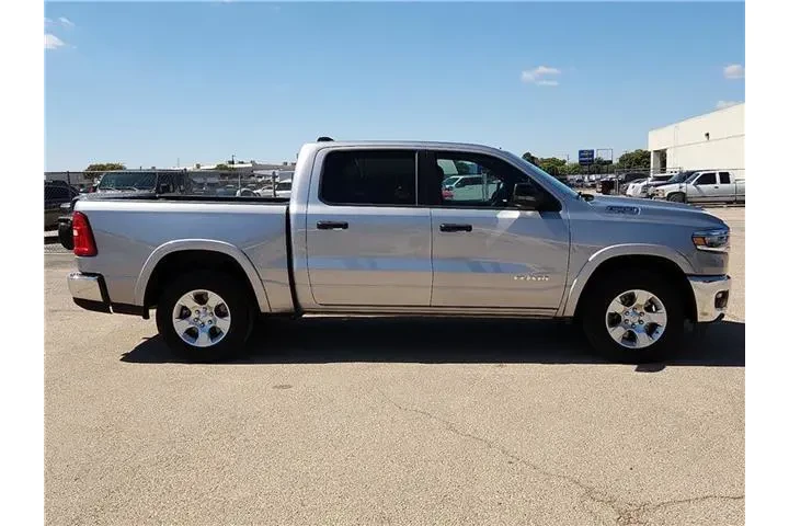 $39995 : Ram 1500 2025 4x4 Big Horn 4 image 5
