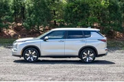 $22895 : Mitsubishi Outlander 2025 SE thumbnail
