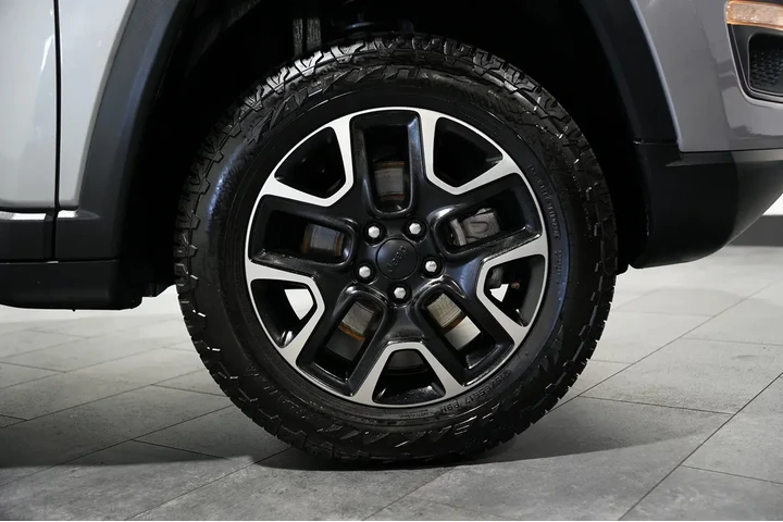 $15999 : 2019 Compass Trailhawk image 8