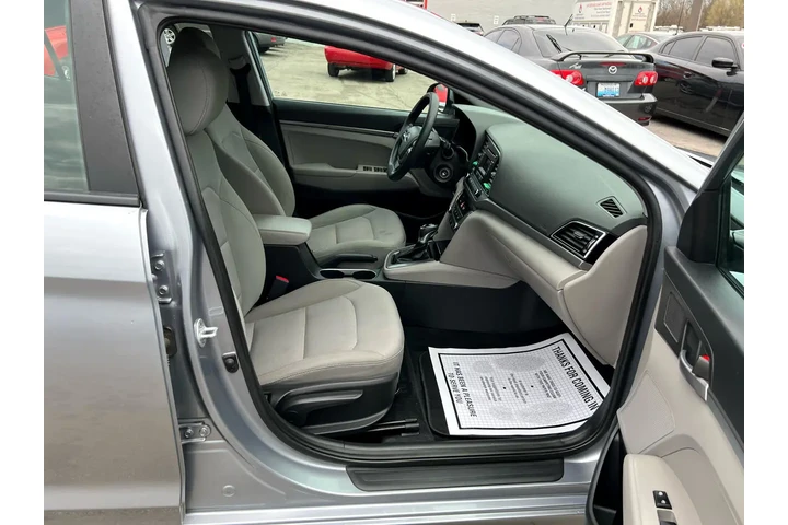 $8980 : 2017 Elantra SE 2.0L Auto (Al image 9
