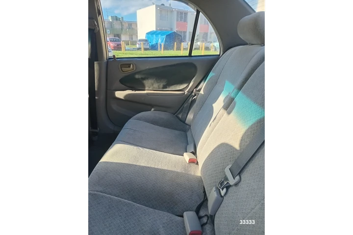 $2000 : Toyota corolla image 2