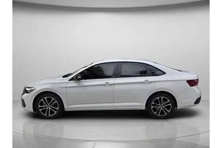 $18842 : Volkswagen Jetta 2024 Sport image 5