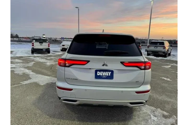 $23864 : Mitsubishi Outlander 2024 SE image 5