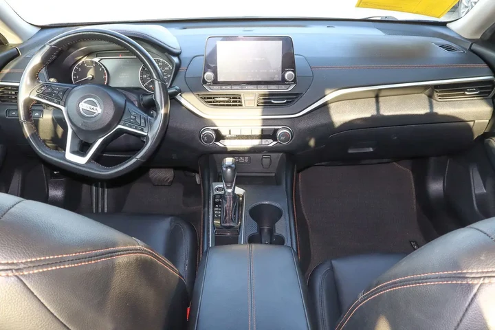 $18688 : 2022 Altima 2.5 SR image 10