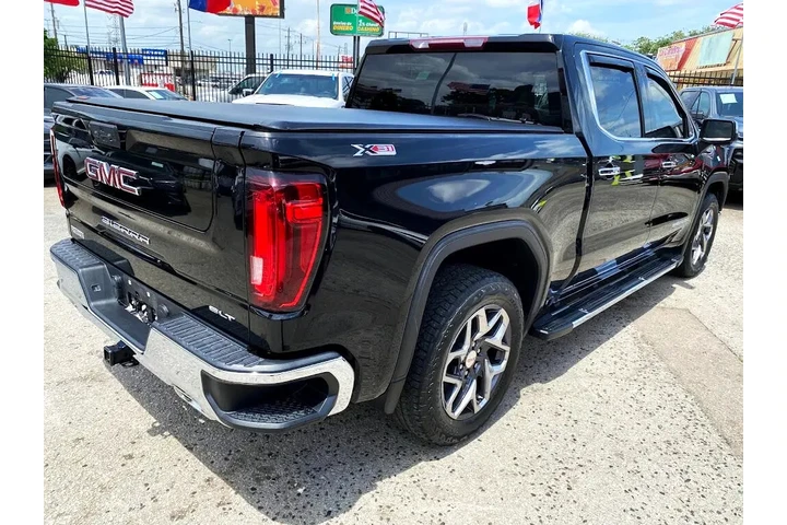 2022 GMC Sierra 1500 SLT Crew image 6