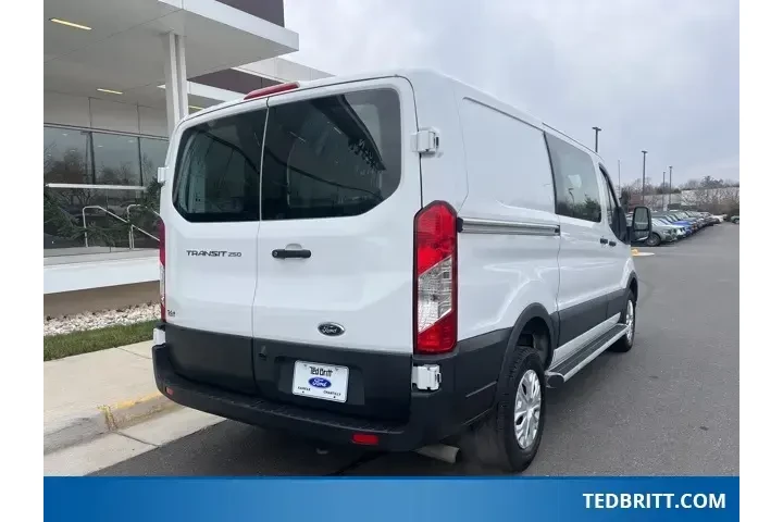 $30000 : Ford Transit 2024 250 3dr SW image 8