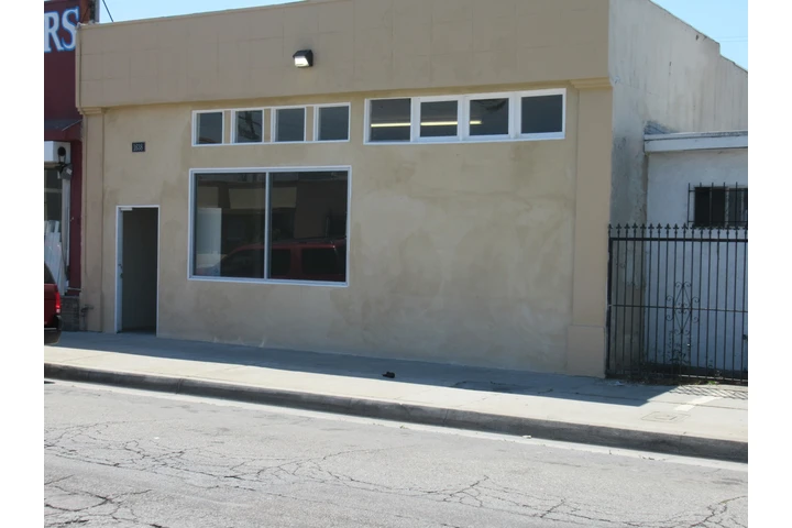 $679000 : Edificio Comercial en Compton image 1