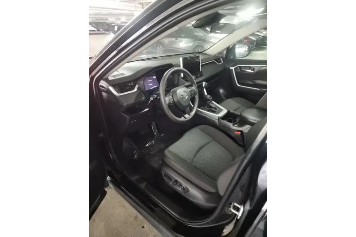 $28900 : Toyota RAV4 2024 XLE 4dr SUV image 6