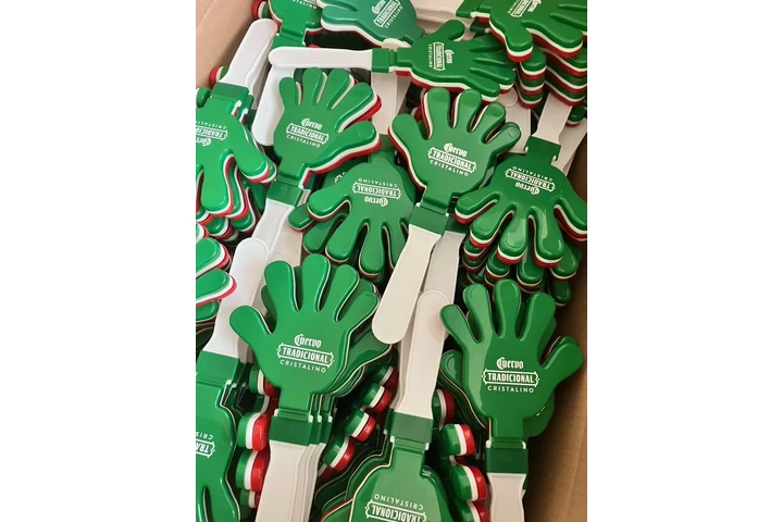 $1 : MANITAS APLAUDIDORAS DE PLASTI image 1