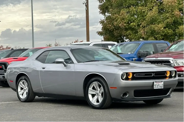 $14000 : Dodge Challenger 2018 SXT 2d image 9