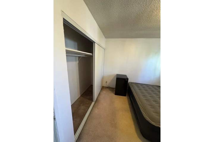 $900 : Rento cuarto para persona sola image 2