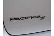 $38988 : Chrysler Pacifica 2024 AWD L thumbnail
