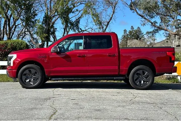 $39788 : Ford F-150 Lightning 2022 AW image 8
