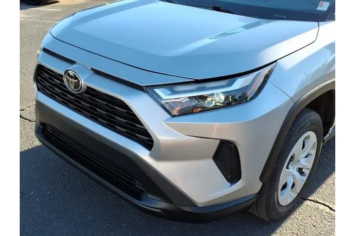 $26900 : Toyota RAV4 2024 AWD LE 4dr image 7