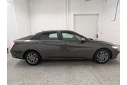 $21897 : Hyundai ELANTRA 2024 SEL 4dr thumbnail