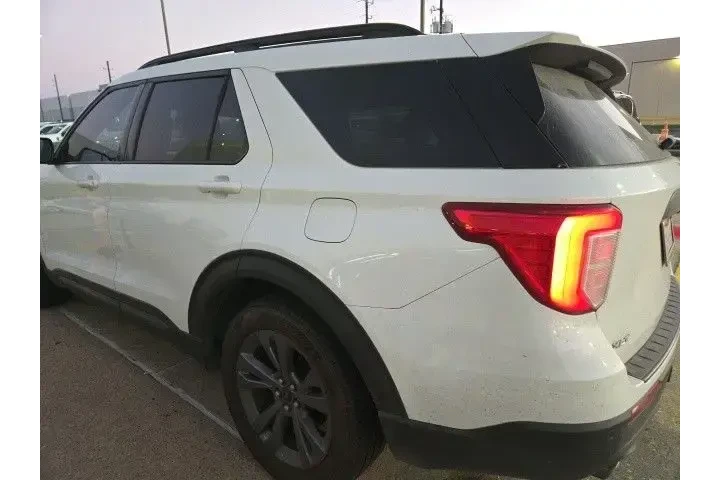 $23645 : Ford Explorer 2023 XLT 4dr S image 2