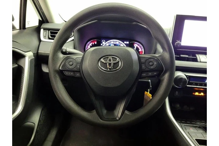 $25998 : Toyota RAV4 2024 LE 4dr SUV image 10