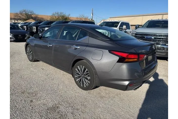 $21200 : Nissan Altima 2024 2.5 SV 4d image 4