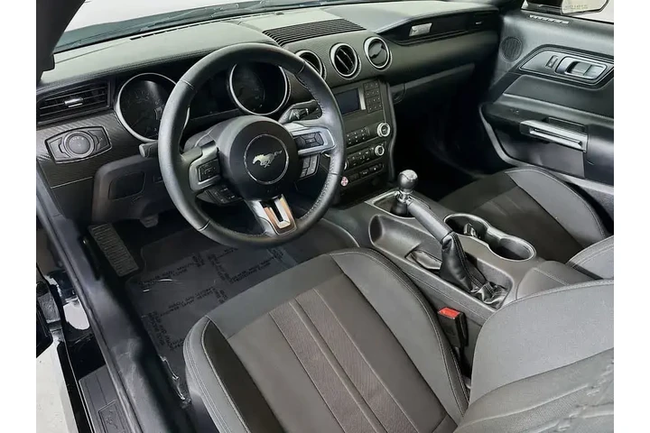 $22627 : Ford Mustang 2019 EcoBoost 2 image 2