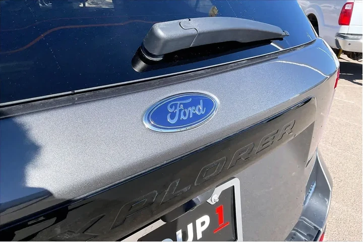 $35997 : Ford Explorer 2023 AWD ST-Li image 9