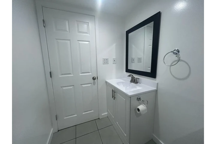 $2950 : Se Renta Casa 2H DTLA 90015 image 4