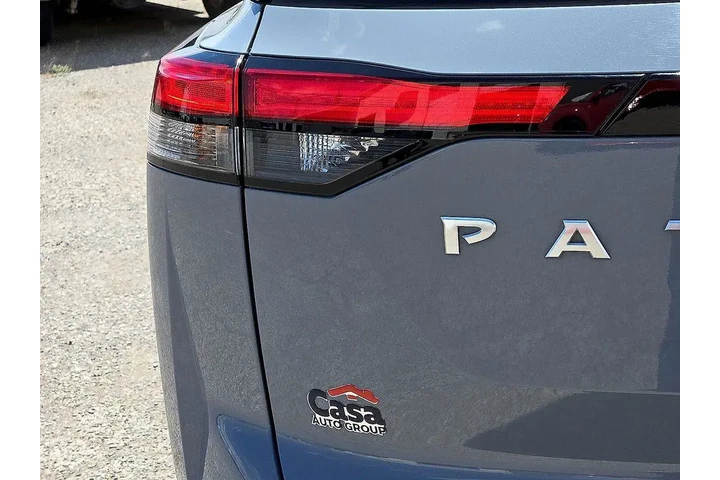 $38995 : Nissan Pathfinder 2024 Plati image 9